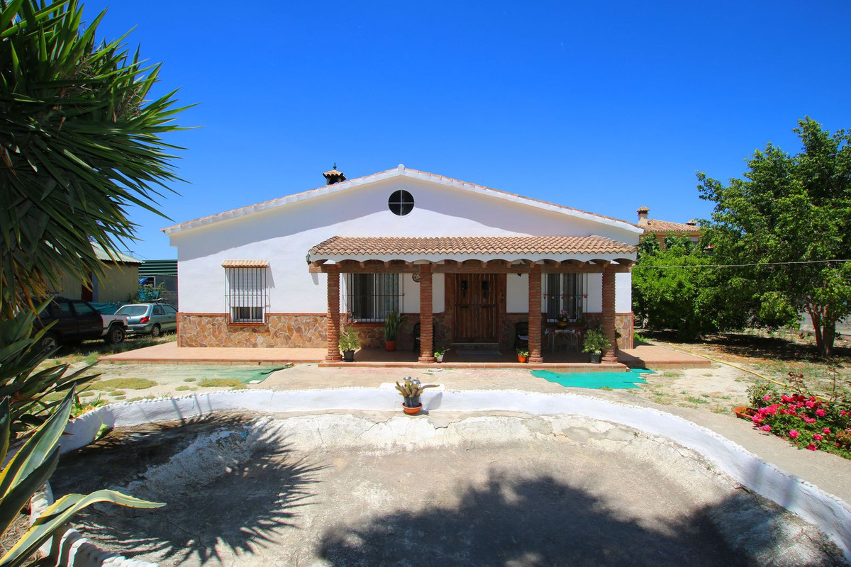 Commercial unit for sale in Alhaurín El Grande Costa Del Sol, Málaga, Spain