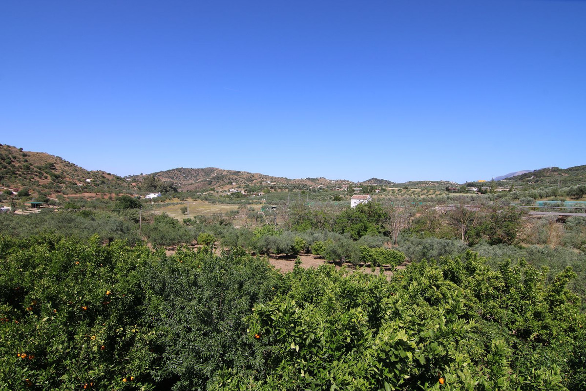 3 Bed Townhouse for sale in Monda Costa Del Sol, Málaga, Spain