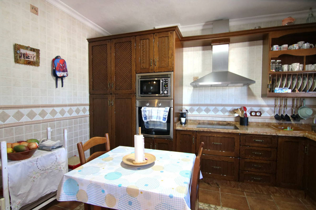 3 Bed Townhouse for sale in Monda Costa Del Sol, Málaga, Spain