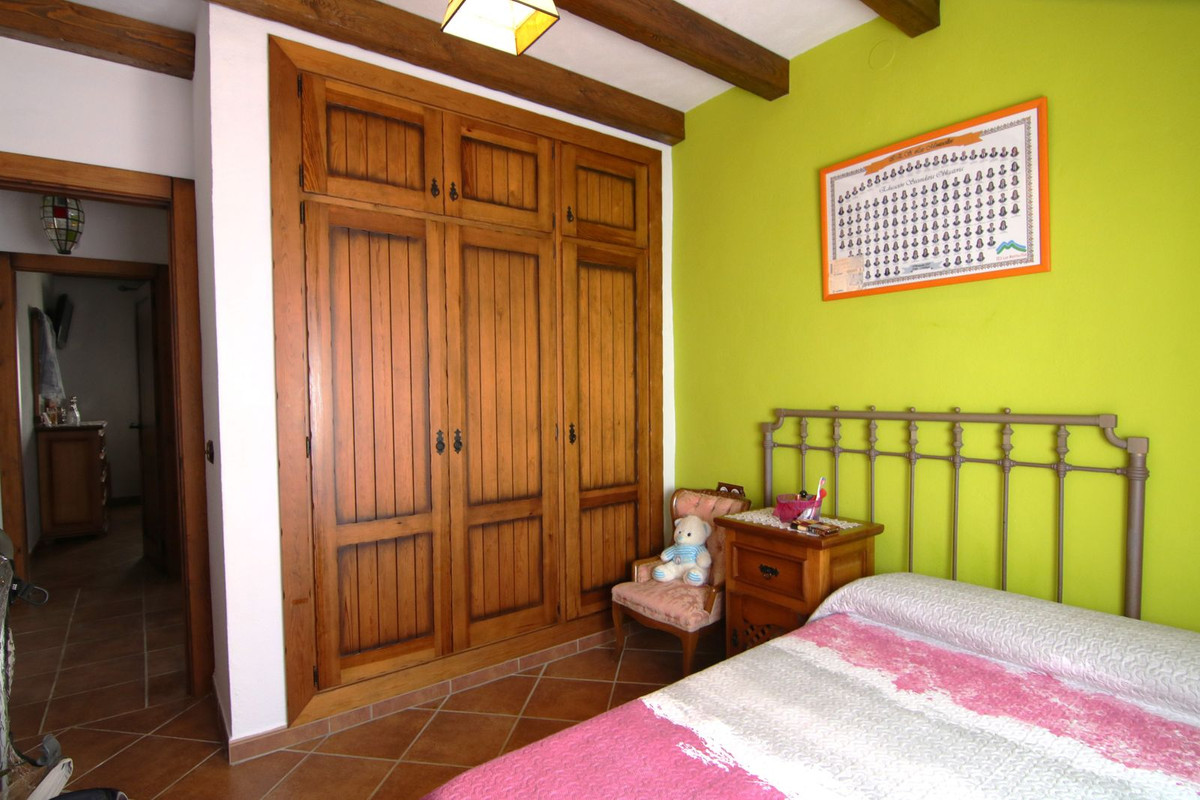 3 Bed Townhouse for sale in Monda Costa Del Sol, Málaga, Spain
