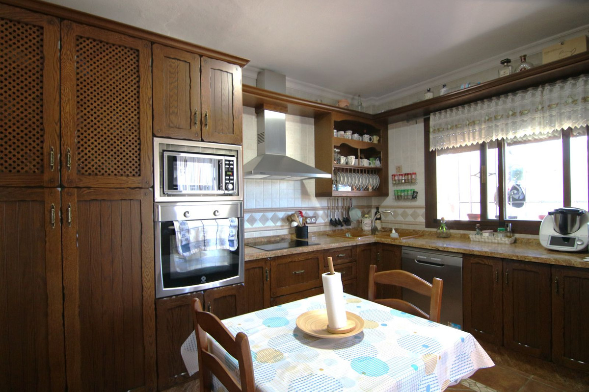3 Bed Townhouse for sale in Monda Costa Del Sol, Málaga, Spain