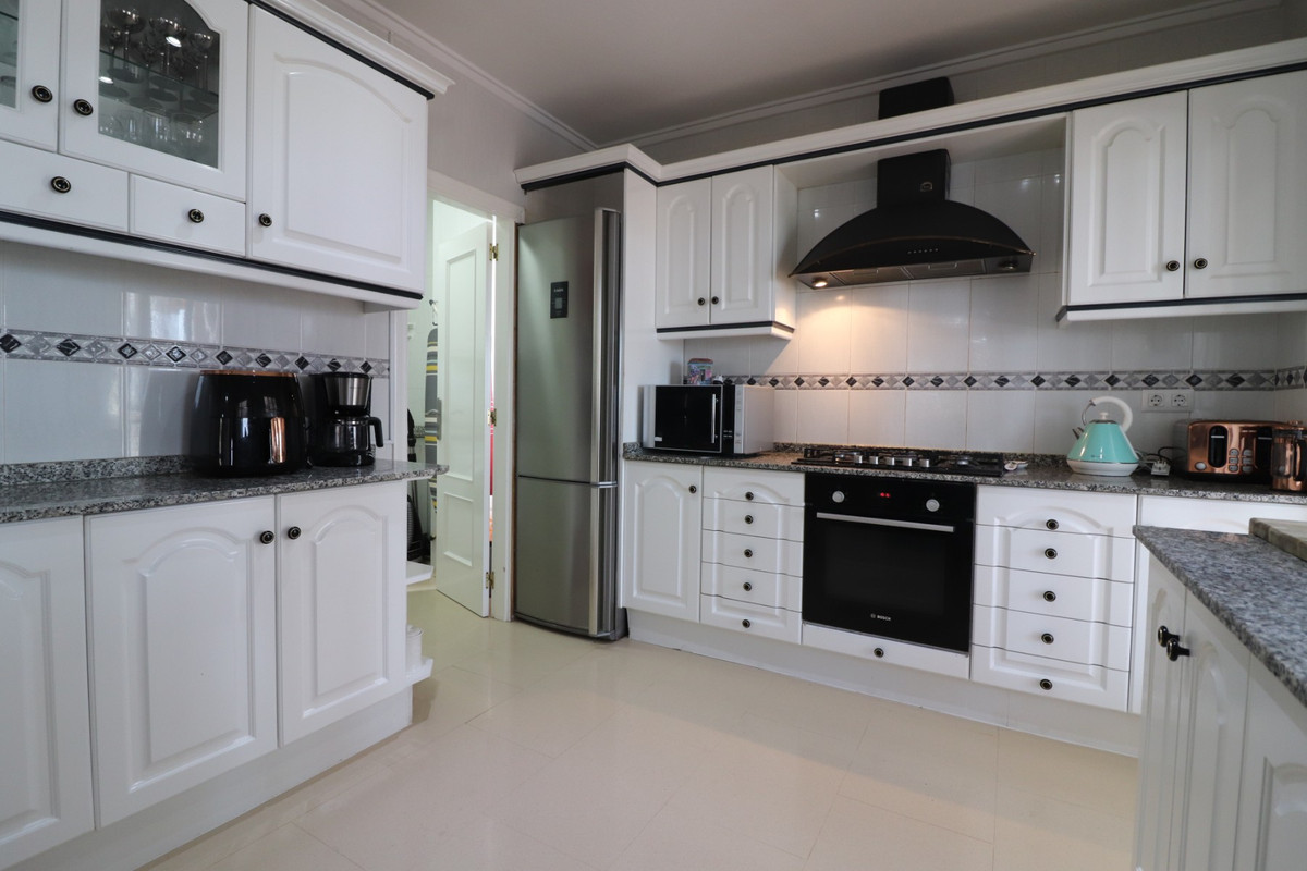 Se vende Villa - Chalet de 4 dormitorios en Costa Blanca, Alicante, España