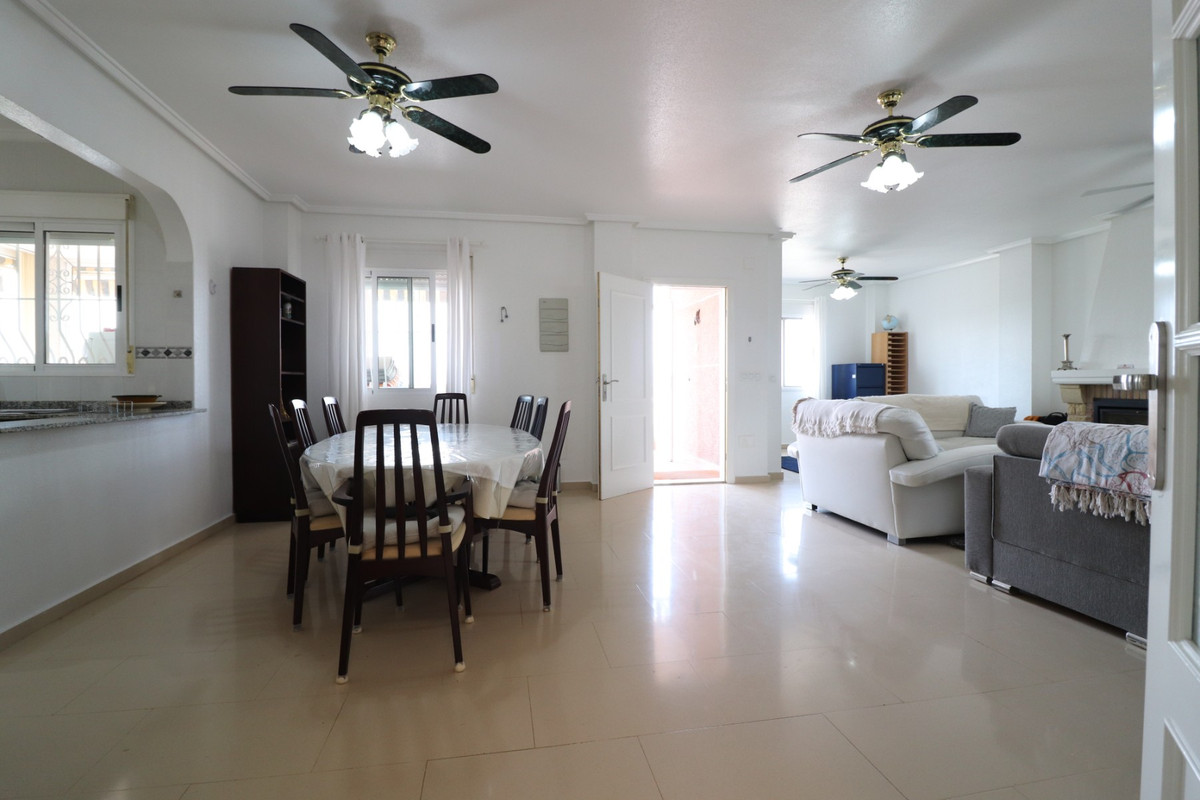 Se vende Villa - Chalet de 4 dormitorios en Costa Blanca, Alicante, España