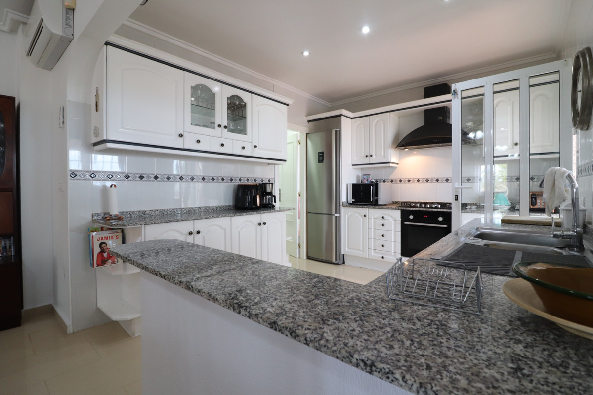 Se vende Villa - Chalet de 4 dormitorios en Costa Blanca, Alicante, España