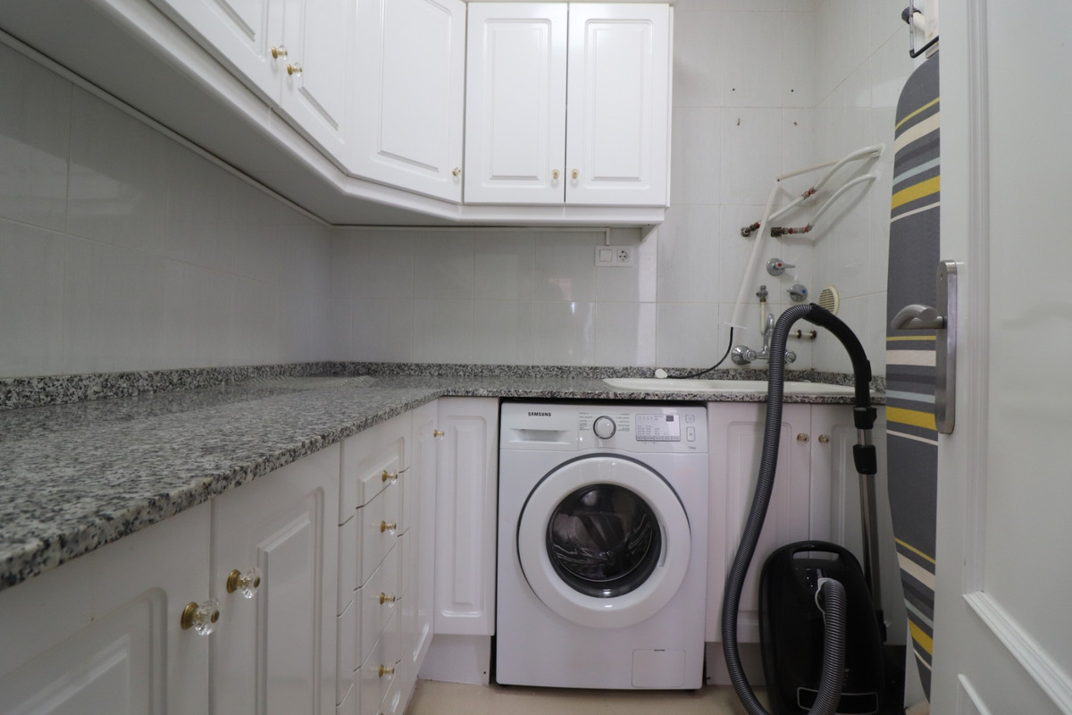 Se vende Villa - Chalet de 4 dormitorios en Costa Blanca, Alicante, España