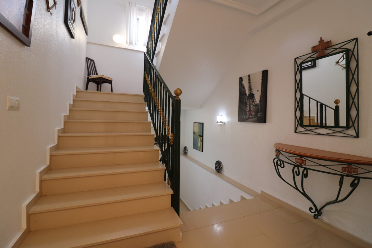 Se vende Villa - Chalet de 4 dormitorios en Costa Blanca, Alicante, España