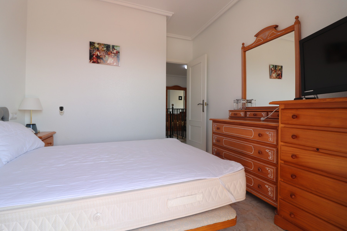 Se vende Villa - Chalet de 4 dormitorios en Costa Blanca, Alicante, España