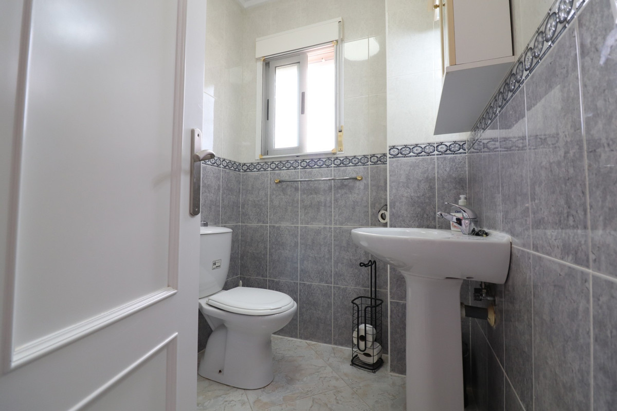Se vende Villa - Chalet de 4 dormitorios en Costa Blanca, Alicante, España