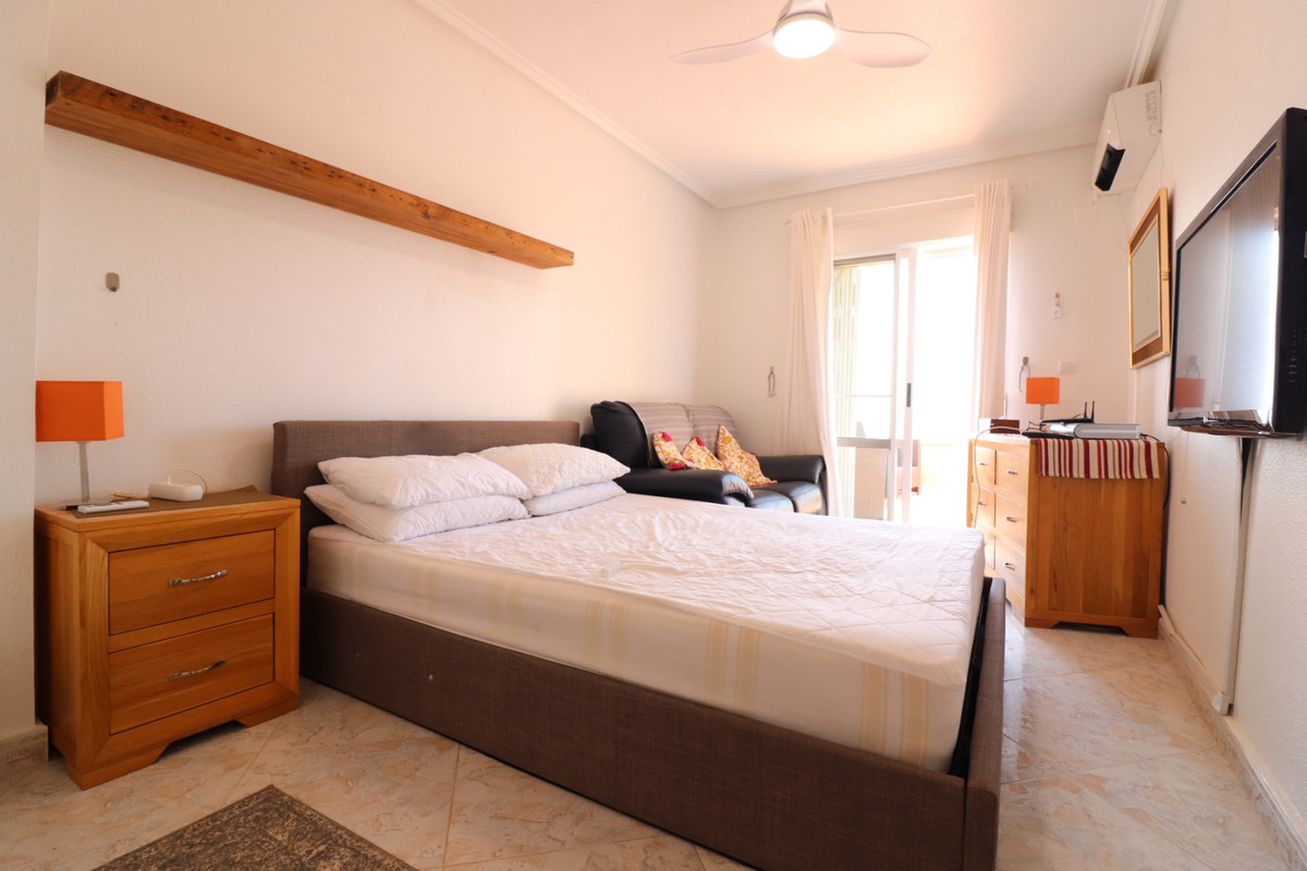 Se vende Villa - Chalet de 4 dormitorios en Costa Blanca, Alicante, España