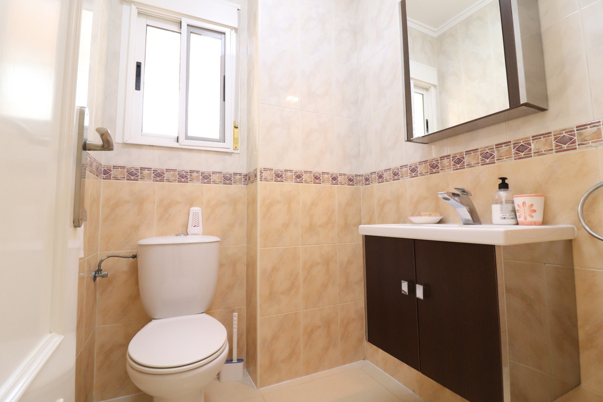 Se vende Villa - Chalet de 4 dormitorios en Costa Blanca, Alicante, España