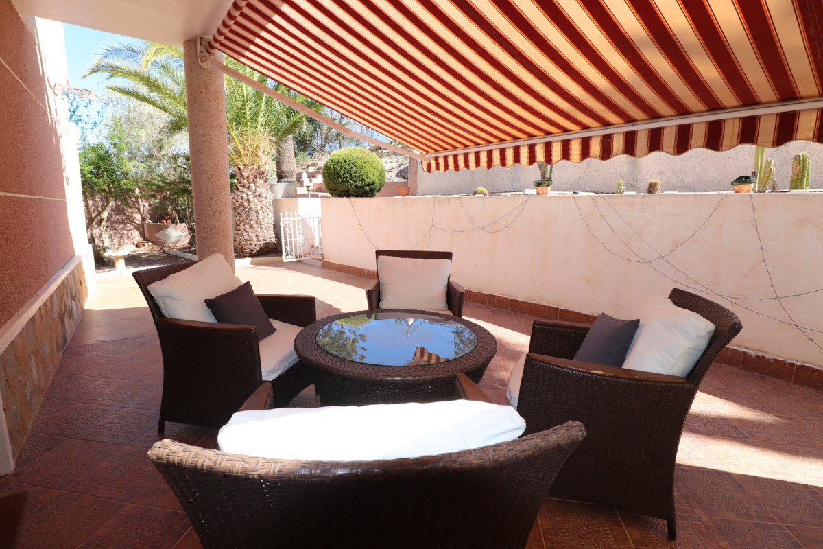 Se vende Villa - Chalet de 4 dormitorios en Costa Blanca, Alicante, España