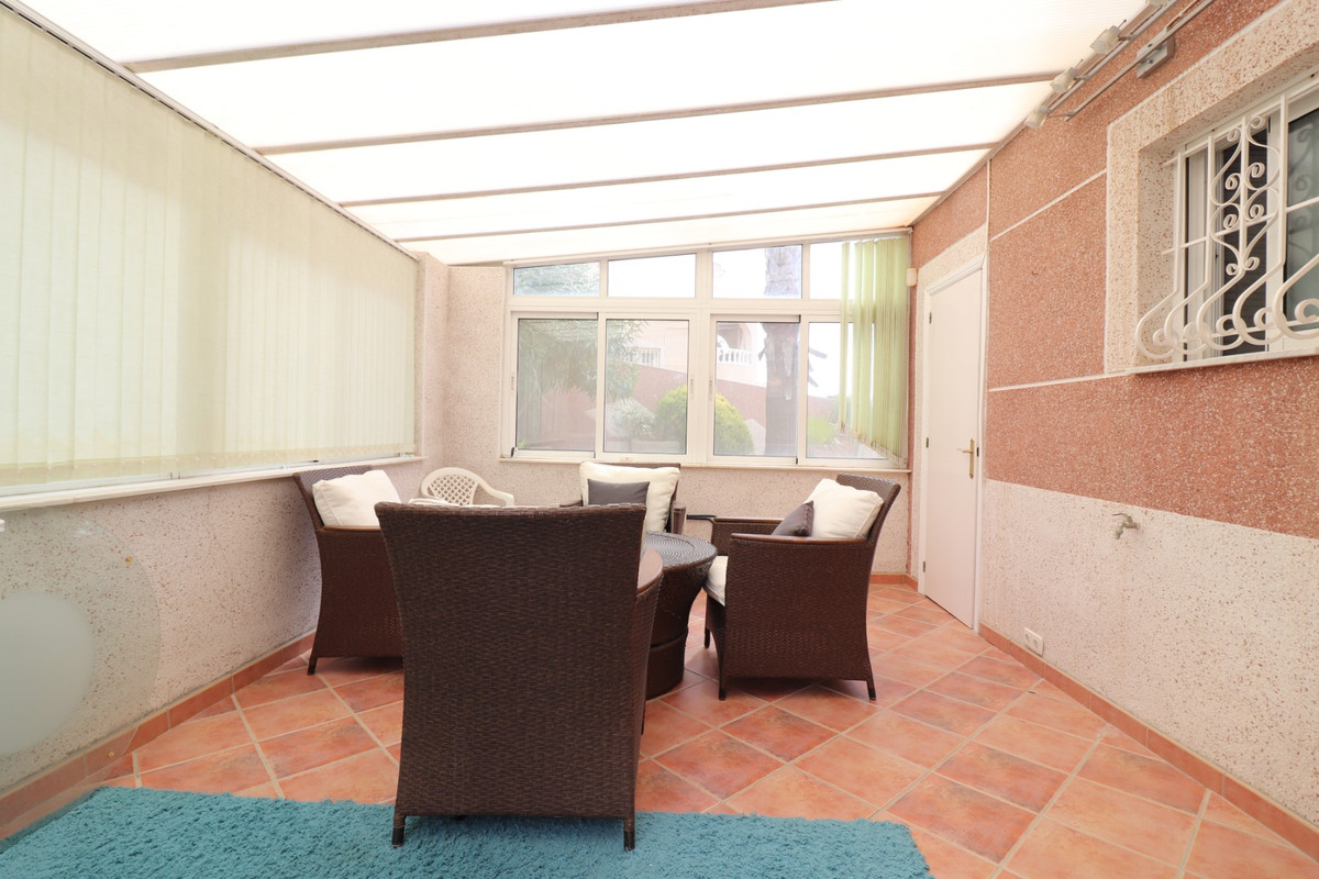 Se vende Villa - Chalet de 4 dormitorios en Costa Blanca, Alicante, España