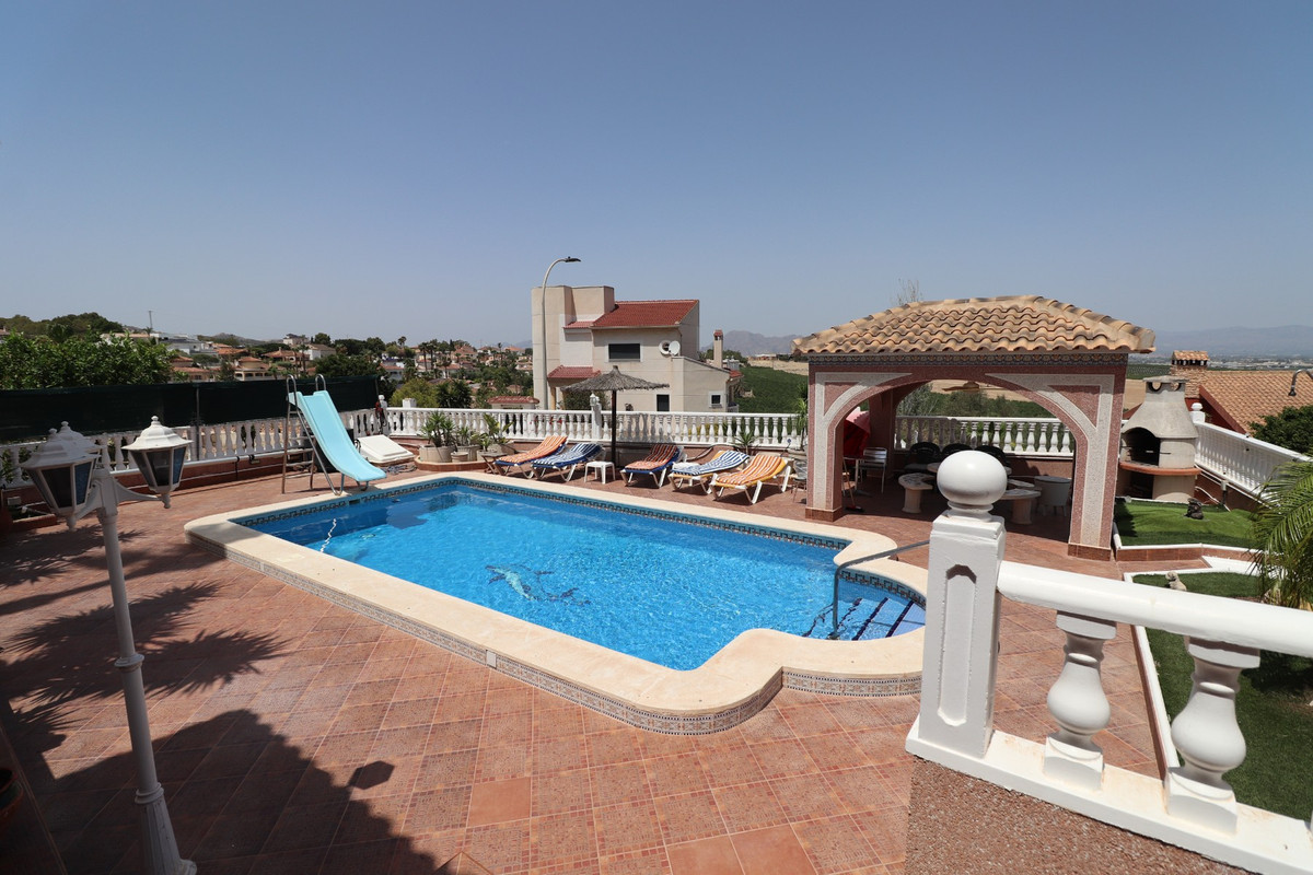 Se vende Villa - Chalet de 4 dormitorios en Costa Blanca, Alicante, España