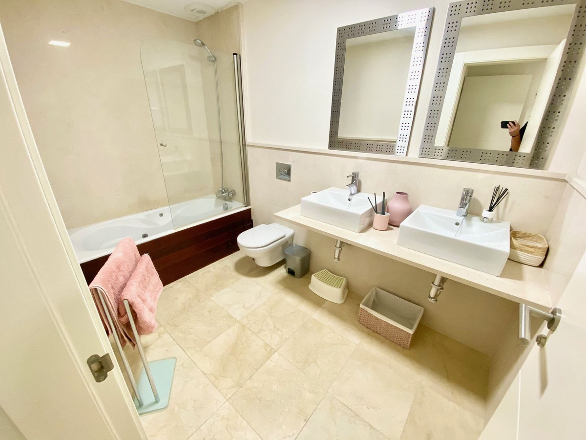 Se vende Apartamento Planta Baja de 2 dormitorios en Costa Del Sol, Málaga, España