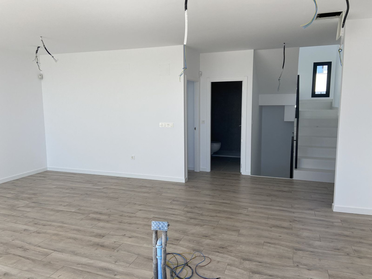 3 Bed Townhouse for sale in Torre Del Mar Costa Del Sol East, Málaga, Spain