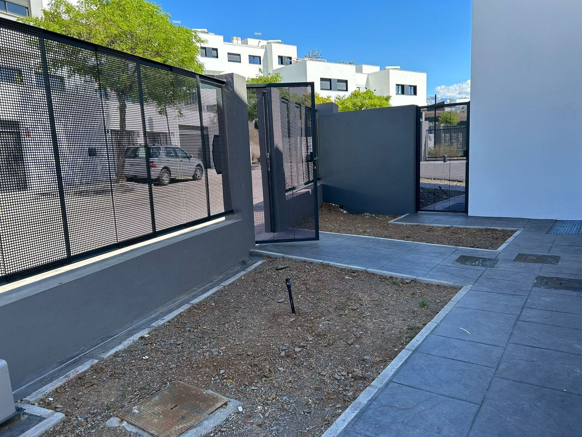 3 Bed Townhouse for sale in Torre Del Mar Costa Del Sol East, Málaga, Spain