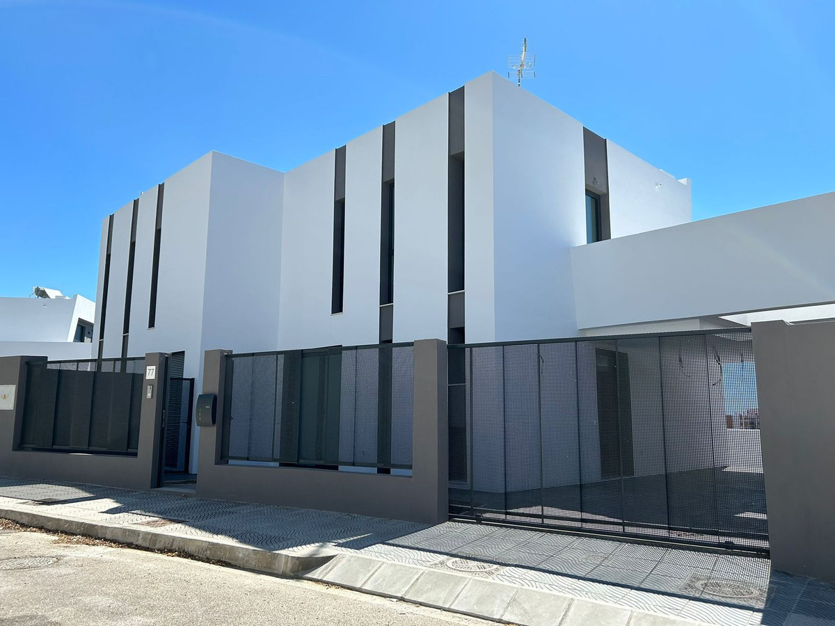 3 Bed Townhouse for sale in Torre Del Mar Costa Del Sol East, Málaga, Spain
