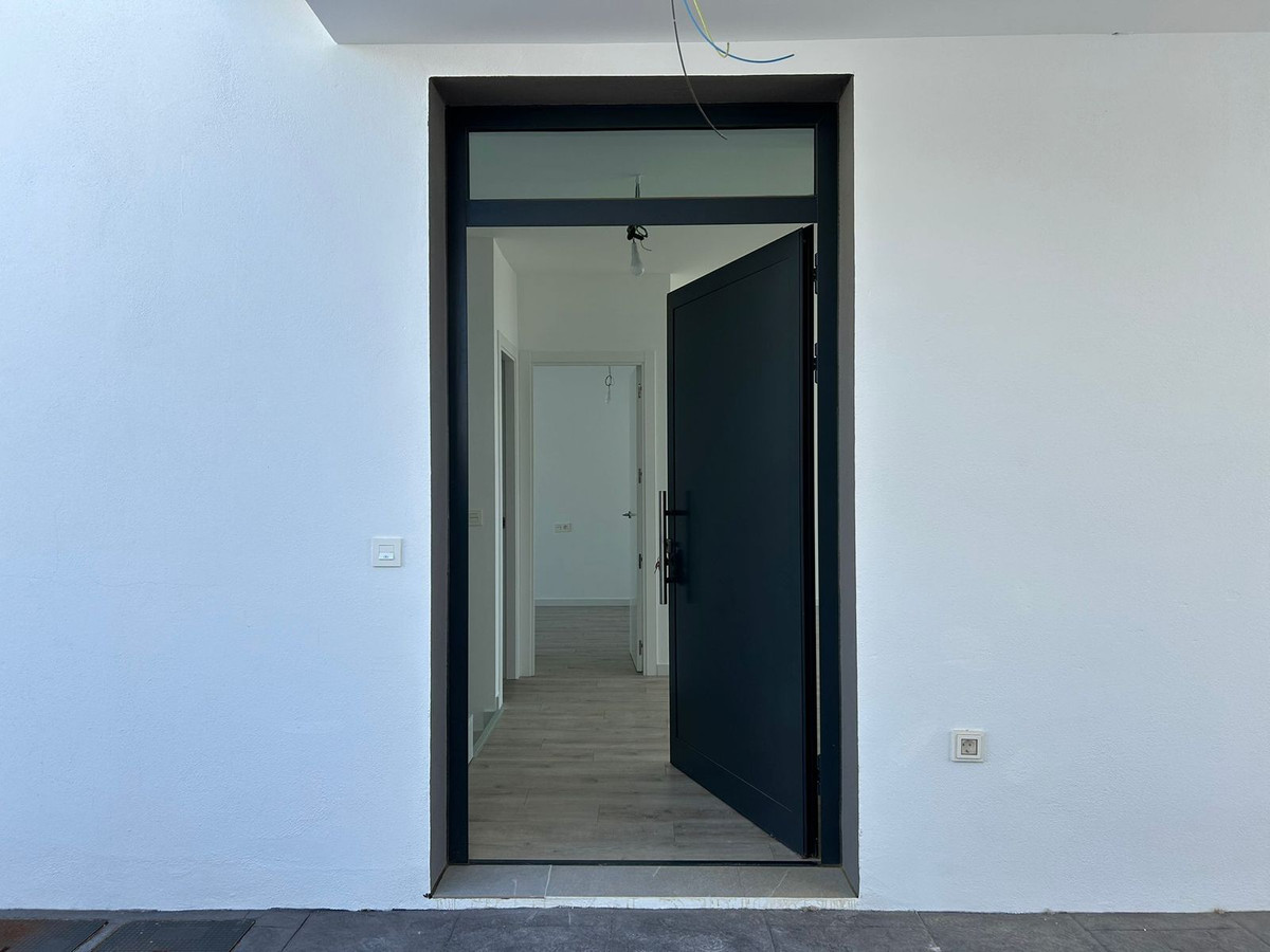 3 Bed Townhouse for sale in Torre Del Mar Costa Del Sol East, Málaga, Spain