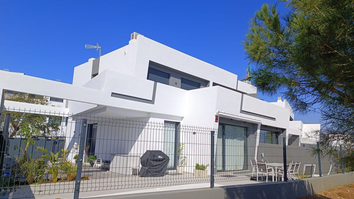 3 Bed Townhouse for sale in Torre Del Mar Costa Del Sol East, Málaga, Spain