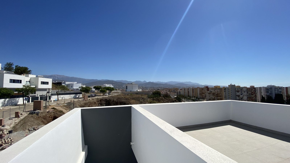 3 Bed Townhouse for sale in Torre Del Mar Costa Del Sol East, Málaga, Spain