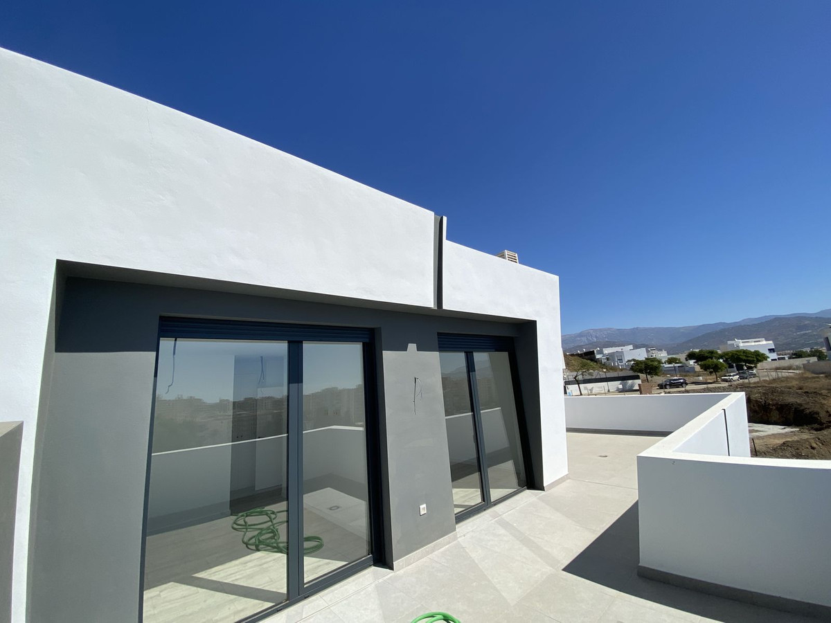 3 Bed Townhouse for sale in Torre Del Mar Costa Del Sol East, Málaga, Spain