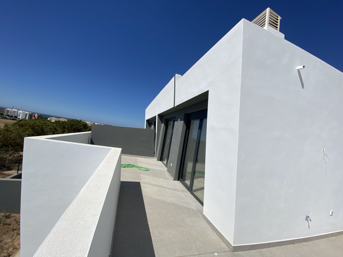 3 Bed Townhouse for sale in Torre Del Mar Costa Del Sol East, Málaga, Spain