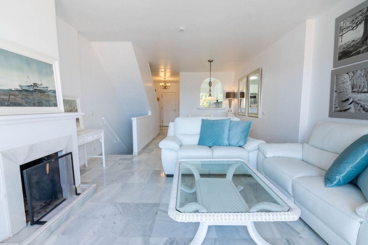 4 Bed Townhouse for sale in Estepona Costa Del Sol, Málaga, Spain