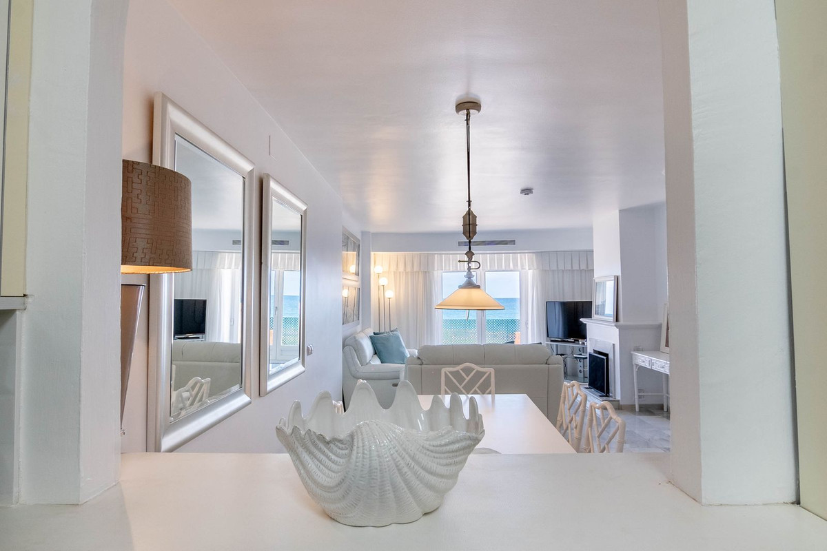4 Bed Townhouse for sale in Estepona Costa Del Sol, Málaga, Spain