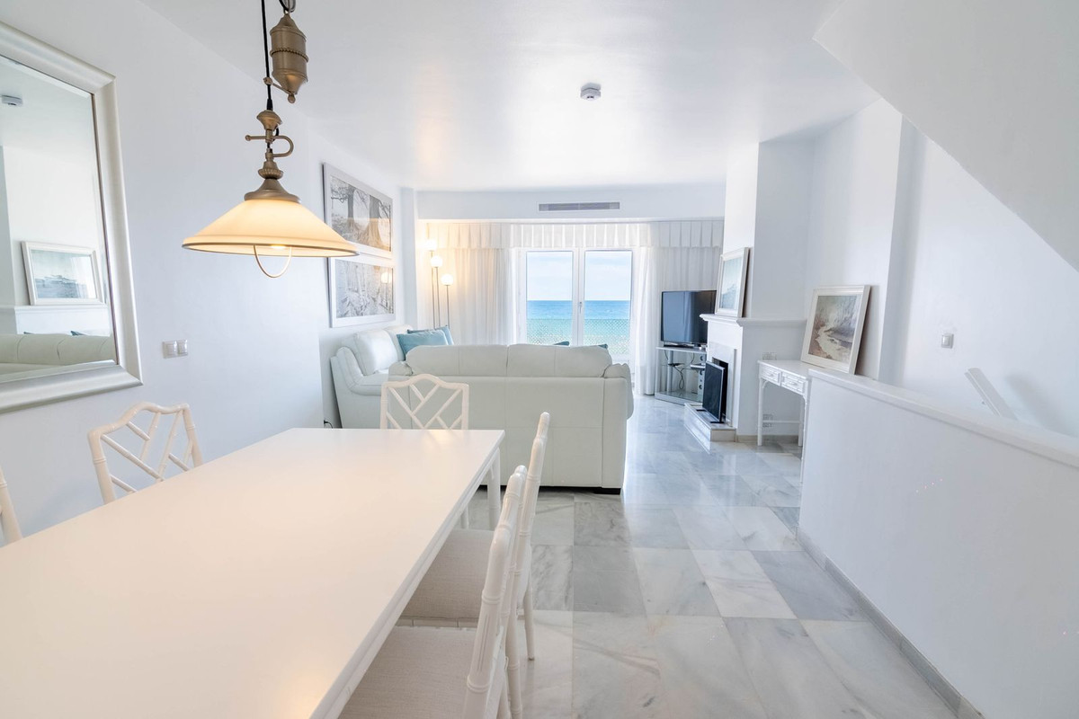 4 Bed Townhouse for sale in Estepona Costa Del Sol, Málaga, Spain