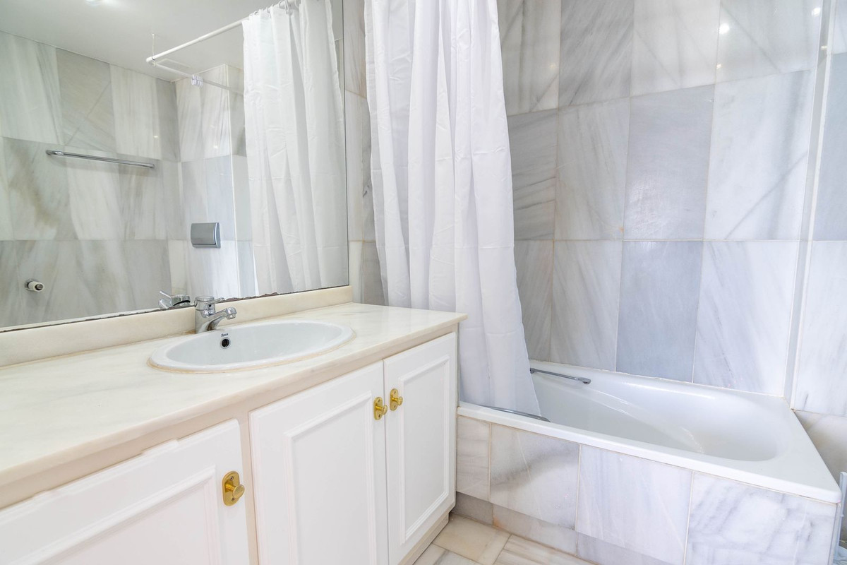 4 Bed Townhouse for sale in Estepona Costa Del Sol, Málaga, Spain