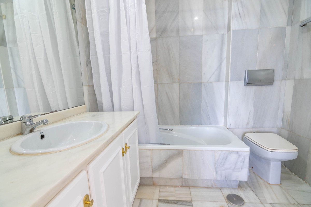 4 Bed Townhouse for sale in Estepona Costa Del Sol, Málaga, Spain