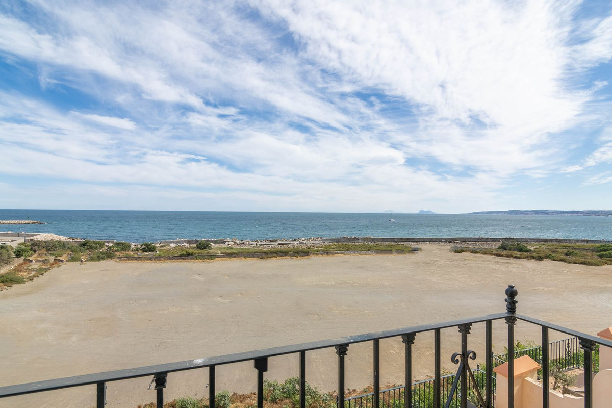 4 Bed Townhouse for sale in Estepona Costa Del Sol, Málaga, Spain