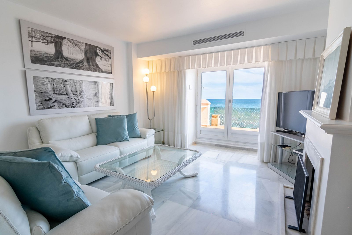 4 Bed Townhouse for sale in Estepona Costa Del Sol, Málaga, Spain