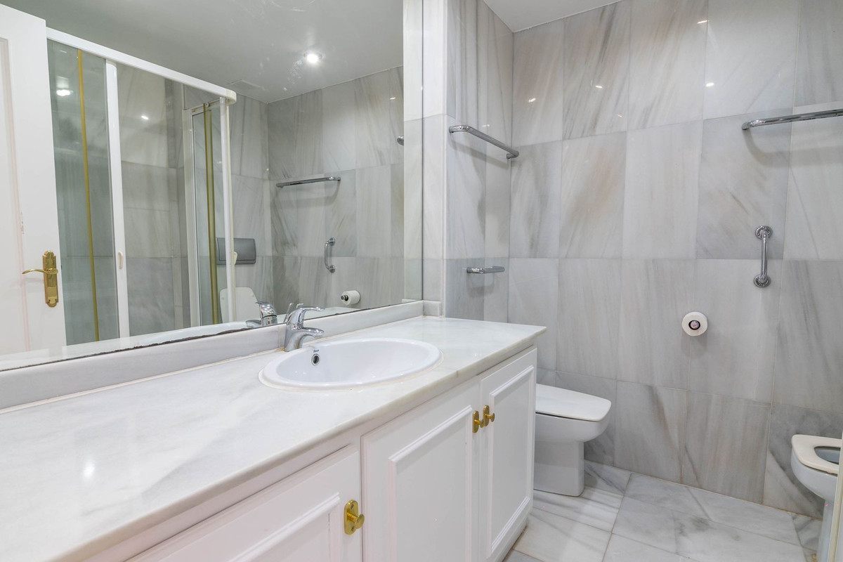 4 Bed Townhouse for sale in Estepona Costa Del Sol, Málaga, Spain