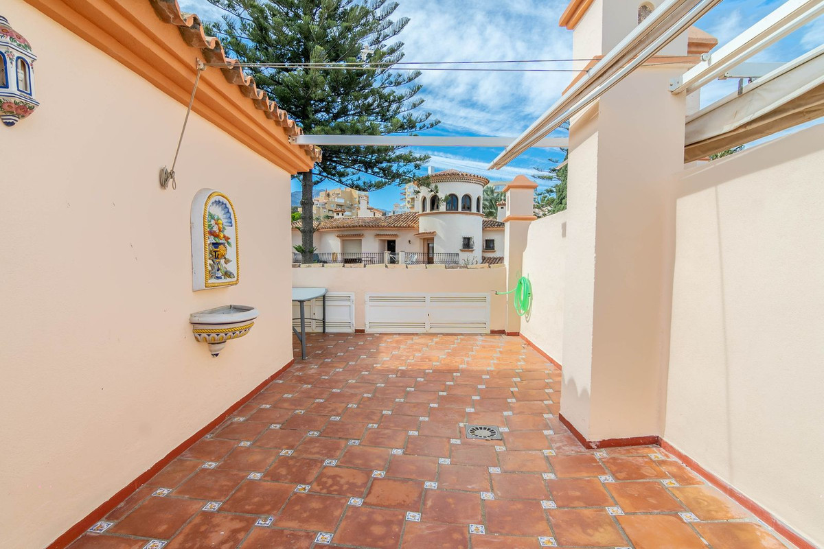 4 Bed Townhouse for sale in Estepona Costa Del Sol, Málaga, Spain