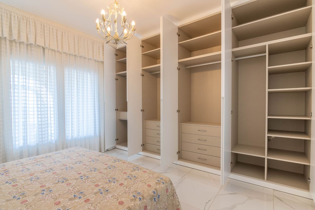 4 Bed Townhouse for sale in Estepona Costa Del Sol, Málaga, Spain