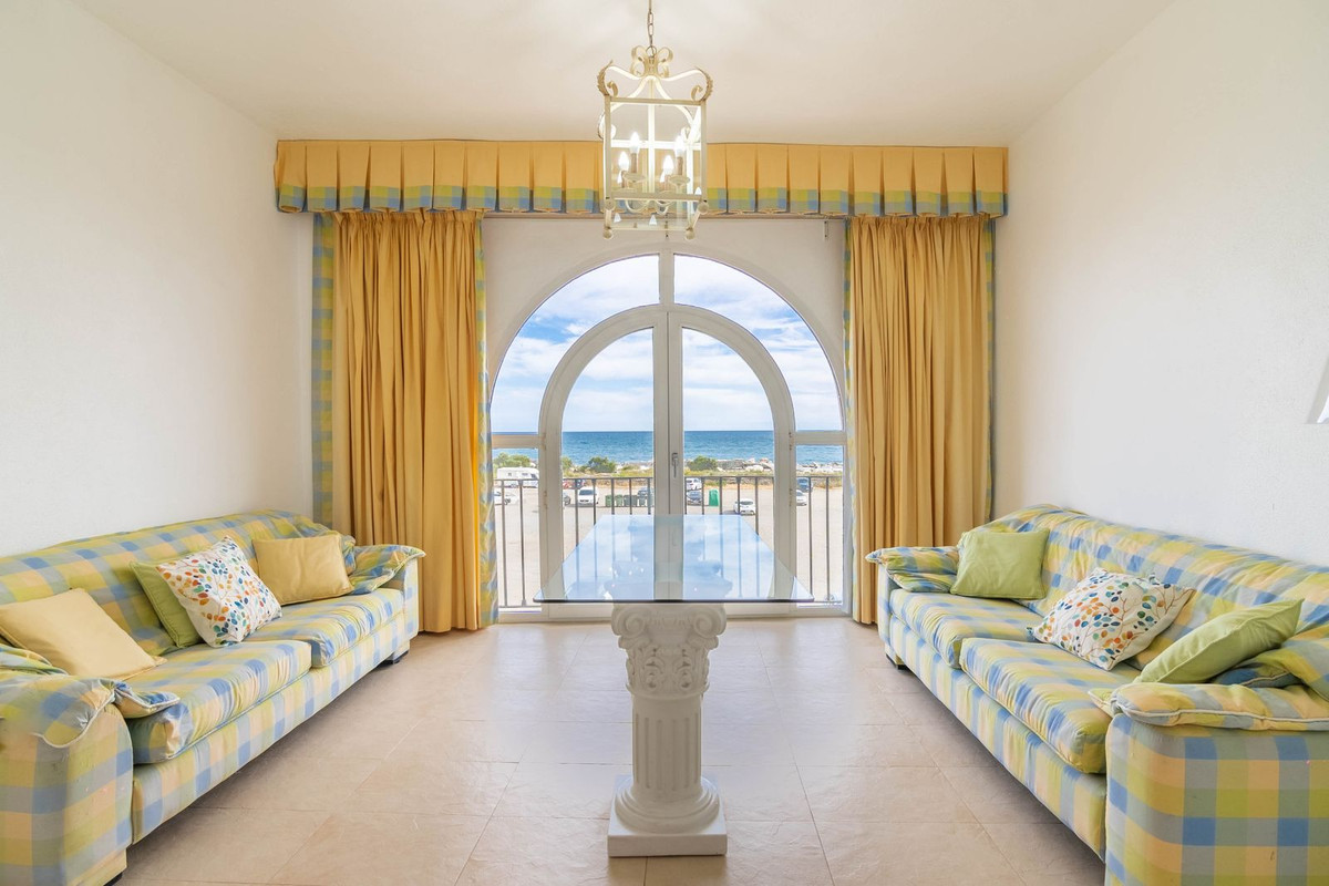 4 Bed Townhouse for sale in Estepona Costa Del Sol, Málaga, Spain