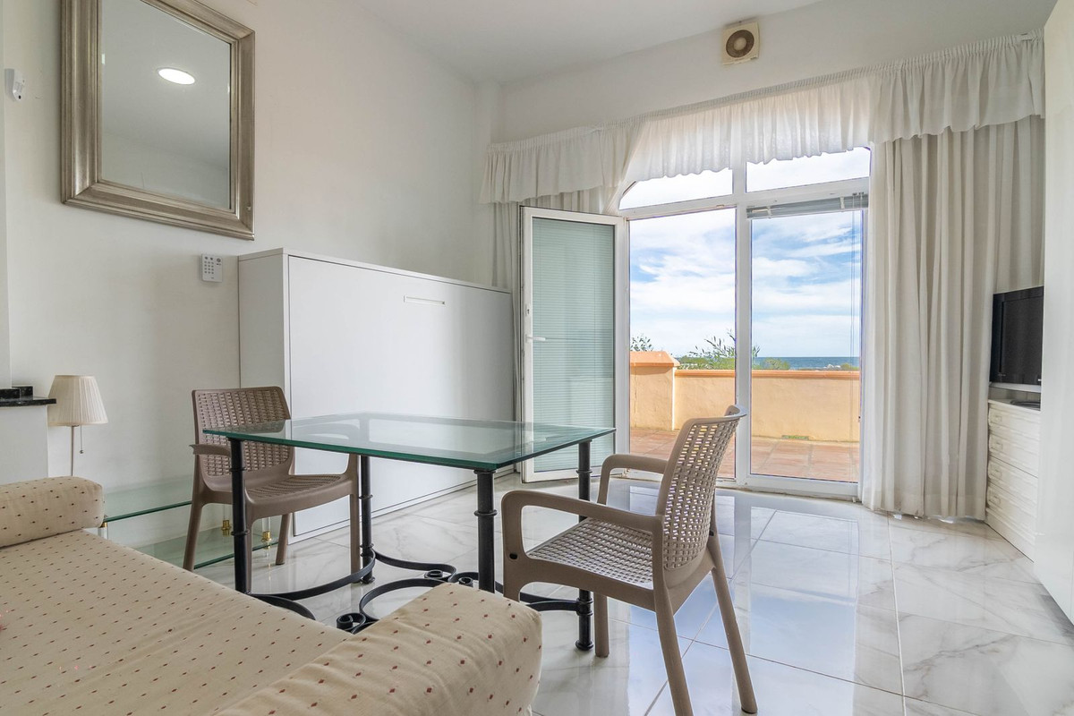 4 Bed Townhouse for sale in Estepona Costa Del Sol, Málaga, Spain