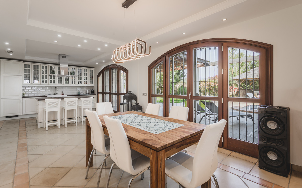 Se vende Villa - Chalet de 7 dormitorios en Costa Del Sol, Málaga, España