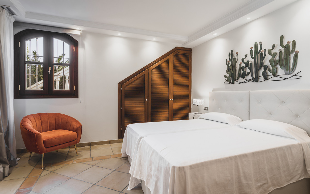 Se vende Villa - Chalet de 7 dormitorios en Costa Del Sol, Málaga, España