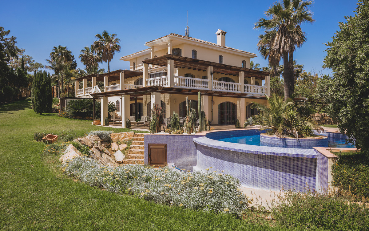 Se vende Villa - Chalet de 7 dormitorios en Costa Del Sol, Málaga, España