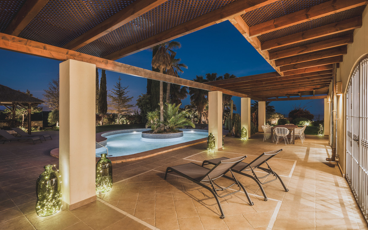 Se vende Villa - Chalet de 7 dormitorios en Costa Del Sol, Málaga, España