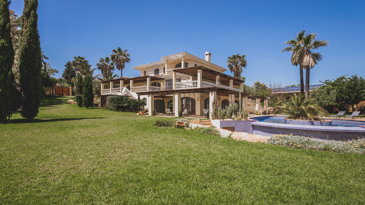 Se vende Villa - Chalet de 7 dormitorios en Costa Del Sol, Málaga, España