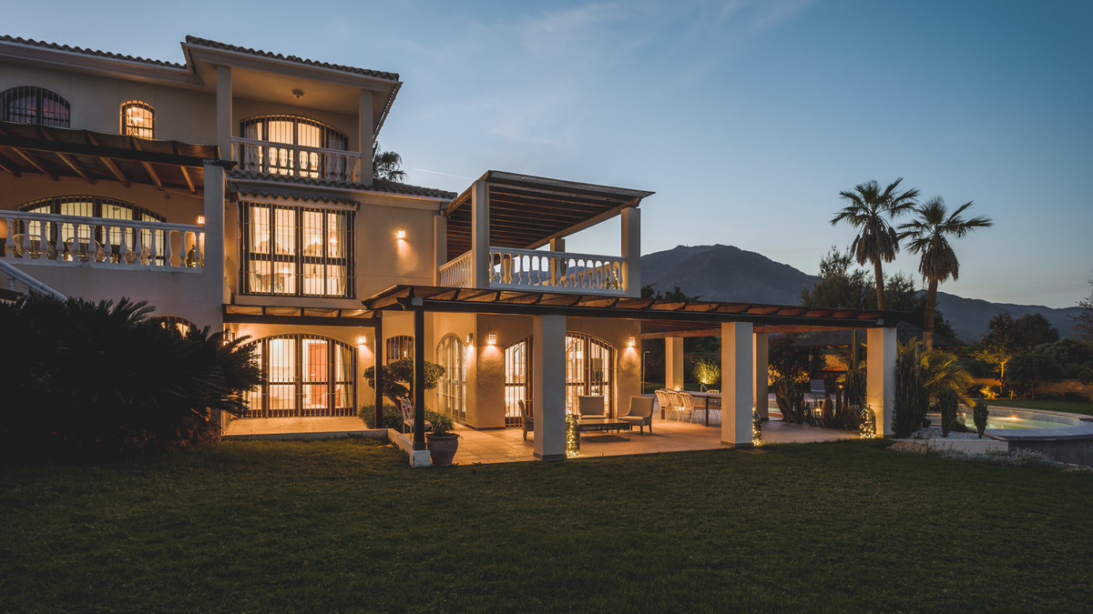 Se vende Villa - Chalet de 7 dormitorios en Costa Del Sol, Málaga, España