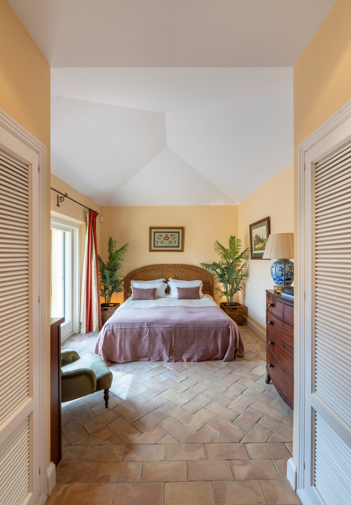 Se vende Villa - Chalet de 6 dormitorios en Costa Del Sol, Cadiz, España