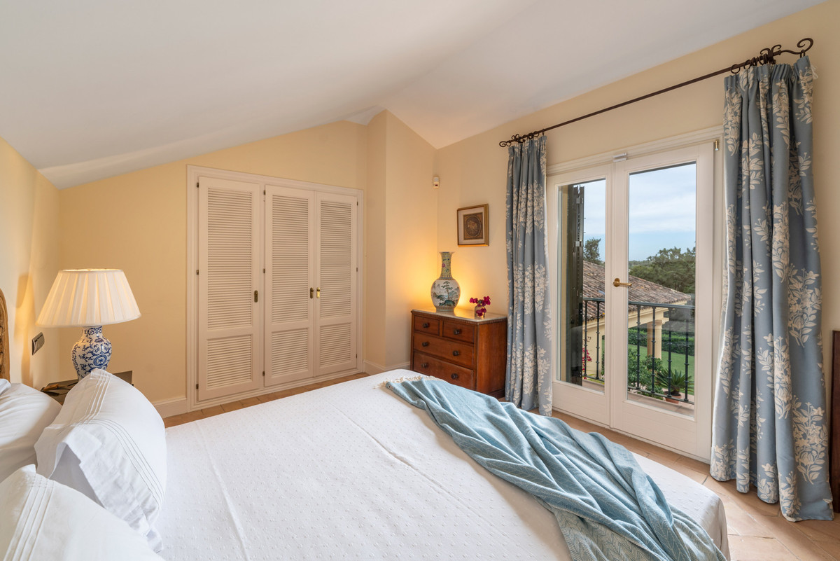 Se vende Villa - Chalet de 6 dormitorios en Costa Del Sol, Cadiz, España