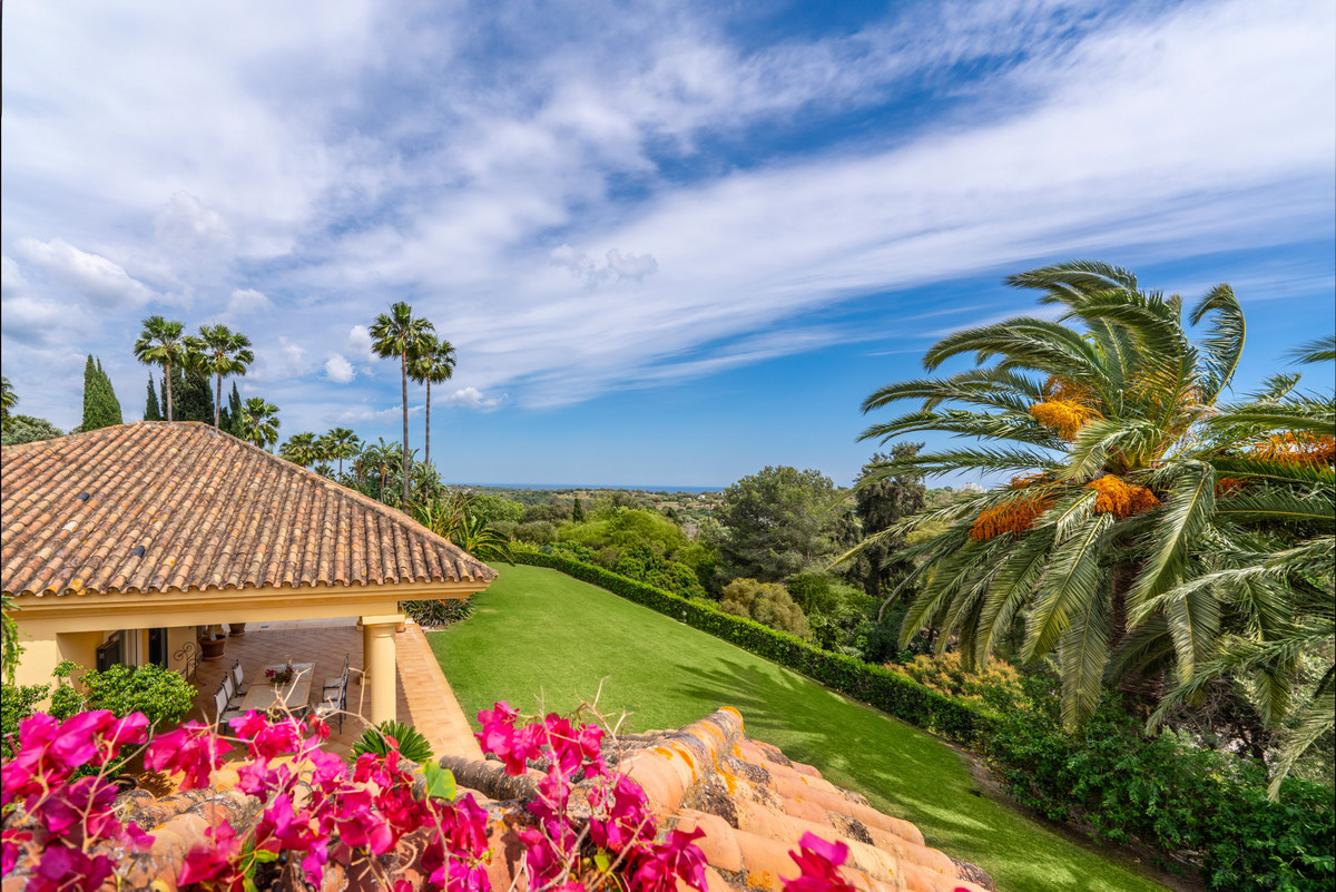 Se vende Villa - Chalet de 6 dormitorios en Costa Del Sol, Cadiz, España