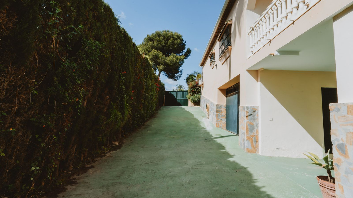 6 Bed Townhouse for sale in Marbella Costa Del Sol, Málaga, Spain