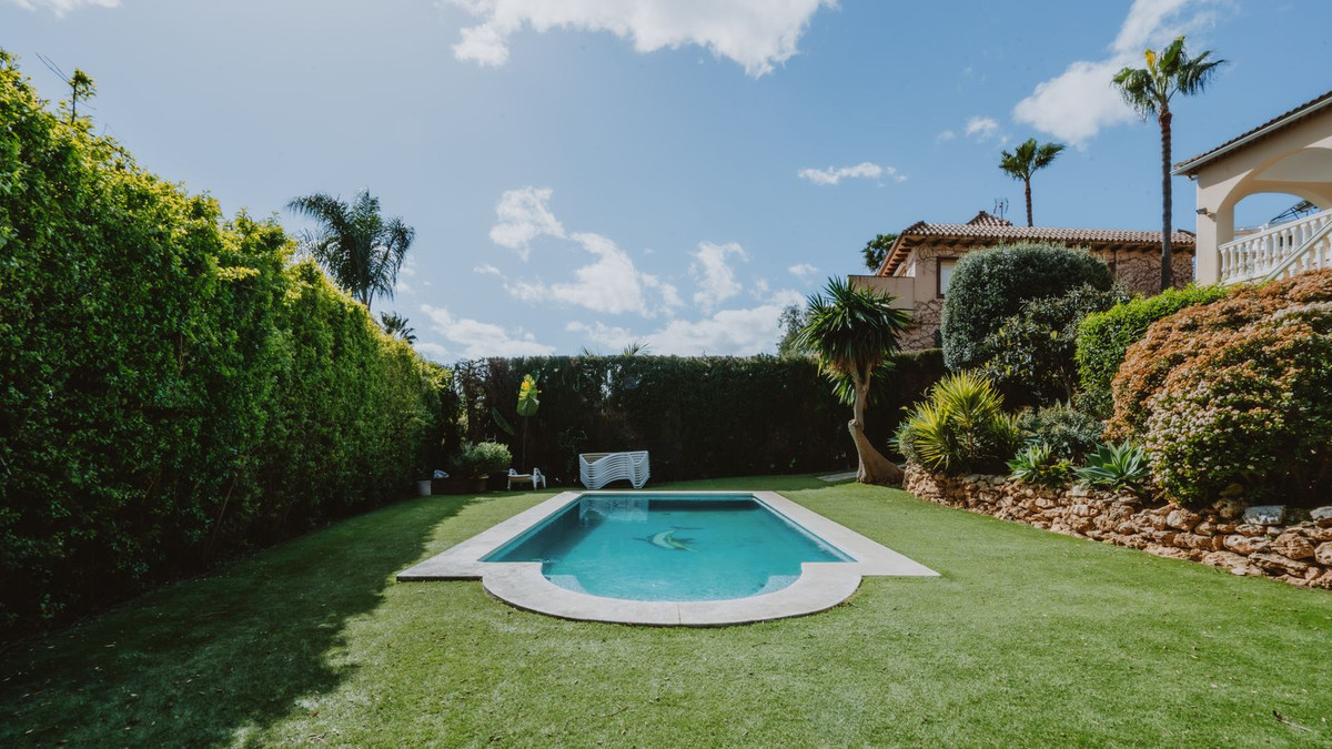 6 Bed Townhouse for sale in Marbella Costa Del Sol, Málaga, Spain