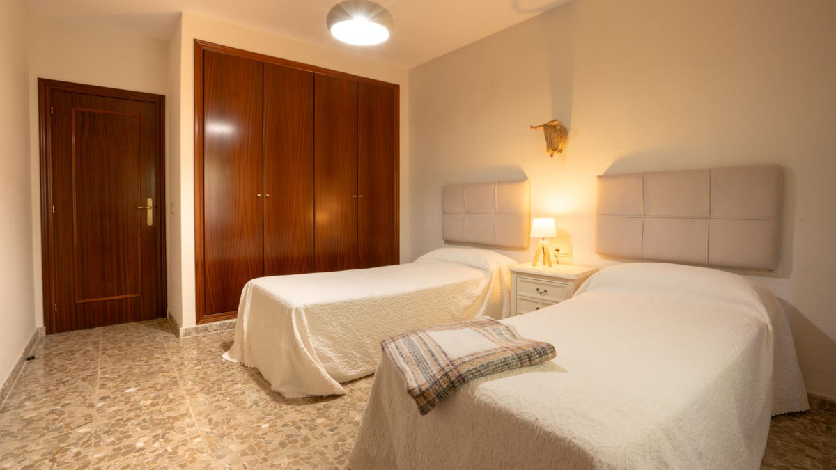 6 Bed Townhouse for sale in Marbella Costa Del Sol, Málaga, Spain
